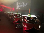 Tables à champagne Perrier Jouët pour le festival de Cannes